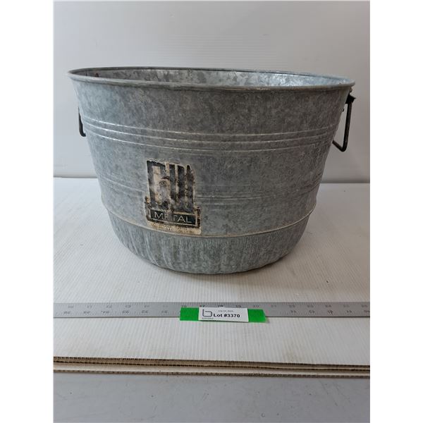 GW Metal Bucket- 17.5" x 11.5"