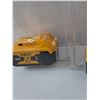 Image 5 : (2) DeWALT Battery- Comes As Is