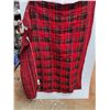 Image 5 : Heated Blanket 62" x 47" and (2) Scarves - As Is