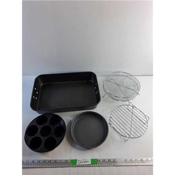 Baking Trays, Cupcake Molds and Trivets