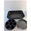 Image 2 : Baking Trays, Cupcake Molds and Trivets