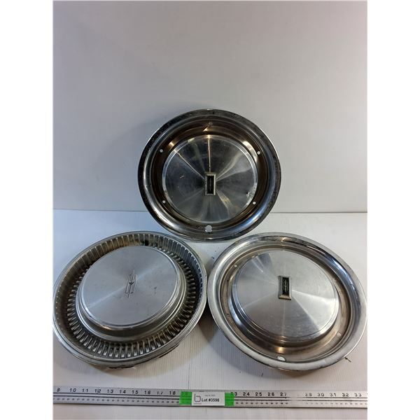 1970s Oldsmobile Hubcaps