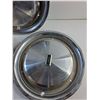 Image 4 : 1970s Oldsmobile Hubcaps