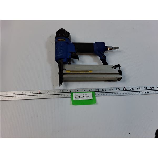 Cambell Hausfeld Air Nailer - 1.5 inch nails - Consignor Says it Works