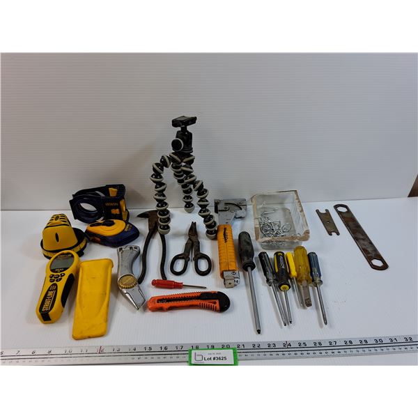 Varying Deluxe Tool Lot Chalk Line, Laser Level, Razor Knife, Vise Grips, Staple Hammer, Screwdriver