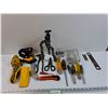 Image 1 : Varying Deluxe Tool Lot Chalk Line, Laser Level, Razor Knife, Vise Grips, Staple Hammer, Screwdriver