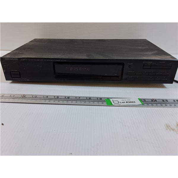 Vintage POWERS ON Kenwood Stereo Tuner