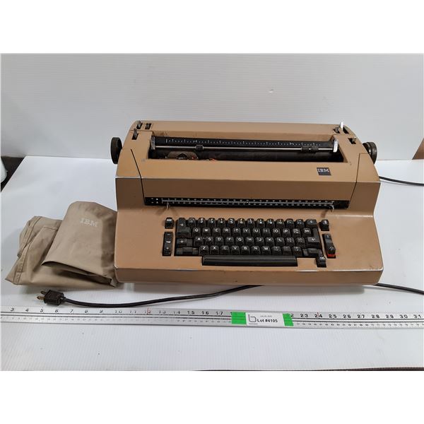IBM Electric Typewriter Powers On AS Is ----   Includes Typer Cover