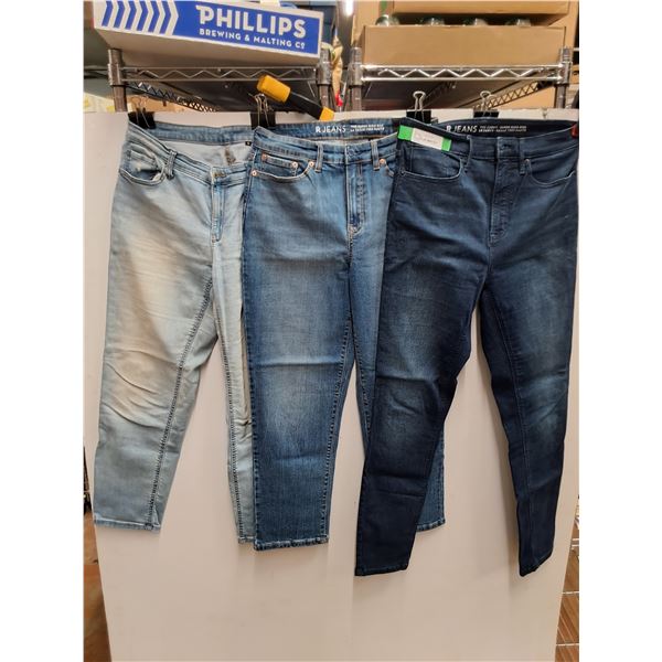 (3) R Jeans Denim Jeans - Size 30