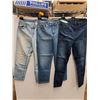 Image 1 : (3) R Jeans Denim Jeans - Size 30