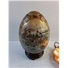 Image 3 : Decorative Porcelain Egg and Copper Dish