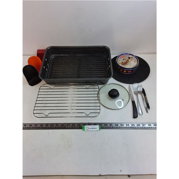 Roasting Pan 16x11x3" with Grates, Hot Place Set, Misc.