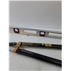 Image 3 : Fiskars Bypass Lopper & 2ft Level - PICK UP
