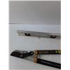 Image 5 : Fiskars Bypass Lopper & 2ft Level - PICK UP