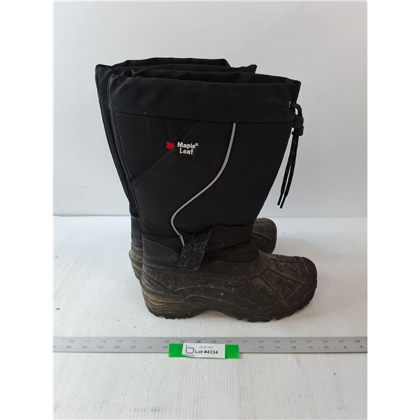 Maple Leaf Winter Boots- Mens Size 10