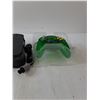 Image 4 : Nintendo 64 & Green Controller- 9" x 7" x 2.5"- Come As Is