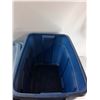 Image 4 : *(2) Rubbermaid Containers - 68 Litre 24'' x 16'' x 16 1/2'', 24'' x 15 1/2'' x 12'' - CANNOT SHIP