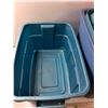 Image 5 : *(2) Rubbermaid Containers - 68 Litre 24'' x 16'' x 16 1/2'', 24'' x 15 1/2'' x 12'' - CANNOT SHIP