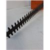 Image 3 : Bushwacker 18" Hedge Trimmer - Tested - Pickup Only