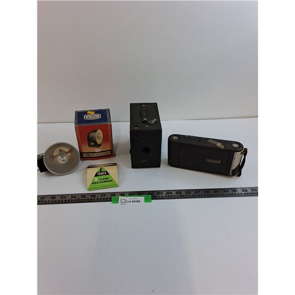(2) Vintage Kodak Cameras & Bilora Flash - As Is