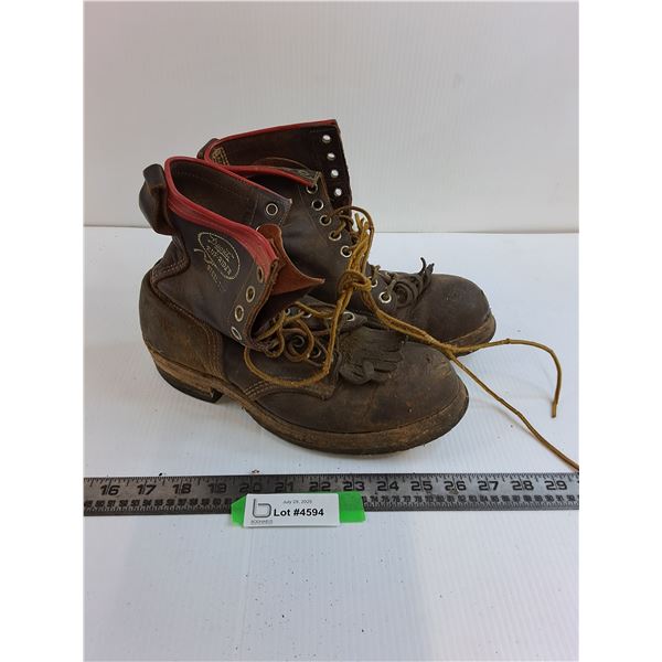 Daoust Ruff-Rider Steel Toe Leather Boots - Men's Size 9 Approx