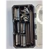 Image 5 : 10 x 3 1/2 Screws and Screwdriver Bit Set