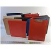 Image 1 : Binders and a Clipboard
