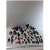 Image 1 : Assorted Toys - Xenomorph Queen, Terminator, Halo, Misc - As Is