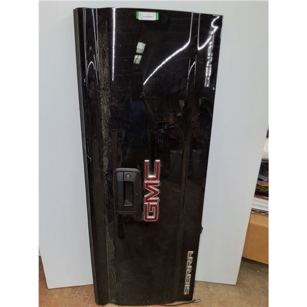 * GMC Sierra Denali End Gate - 62x24x5" - Pickup Only