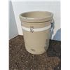 Image 4 : **Metalta 15 Crock Pot - 17"  x 22" - CANNOT SHIP