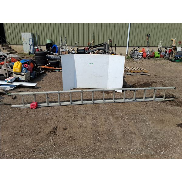 **30ft Extendable Aluminum Ladder - Cannot Ship
