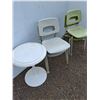 Image 3 : **(4) Plastic Kids Chairs And Table, Cannot Ship