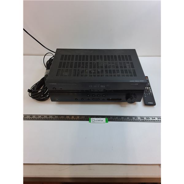Yamaha AV Receiver with Remote - Powers On - Pickup Preferred