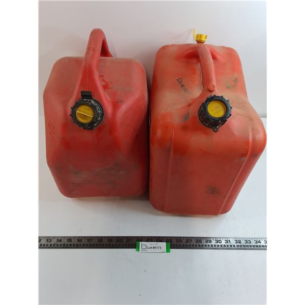 ** (2) Jerry Cans (20 & 22.7L) - Pickup Only