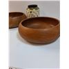 Image 4 : (3) Wooden Serving Bowls & Wooden Painted Vase