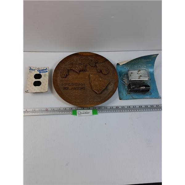Hawaiian Island Wood Decor, Outlet & Sound Amplifier