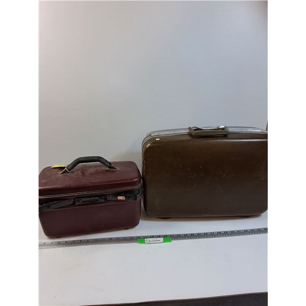 (2) Vintage Suitcases: Locking Burgundy Samsonite & Green Samsonite