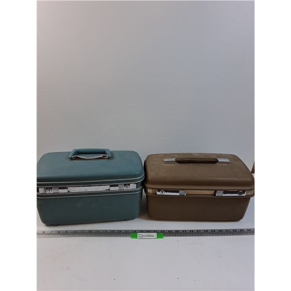 (2) Vintage Suticases: Blue & Beige Samsonite