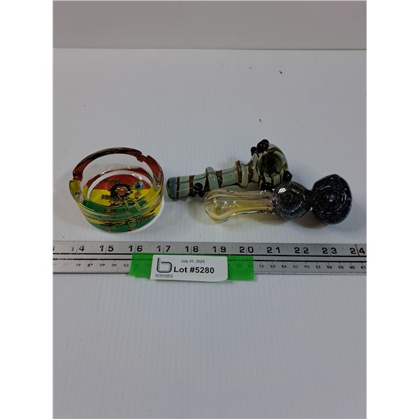 Smoking Paraphernalia Lot: (2) Pipes & (1) Ash Tray