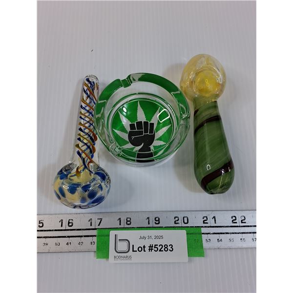 Smoking Paraphernalia Lot: (2) Pipes & (1) Ash Tray