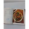 Image 2 : Chinese Cookbook - Hardcover