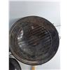 Image 5 : Portable 14" Charcoal Grill - Pickup Preferred