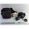 Image 1 : Minolta Maxxum 3000i Camera, Minolta 2000 xi Flash and Voyager Camera Bag - As Is
