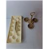 Image 3 : Plastic Pitcher & Cups, Icecube Tray, Condiment Server Set, Misc.