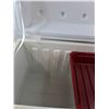 Image 4 : *Thermos 55 Red Cooler- 24" x 14" x 16", broken latch  -  PICK UP