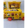 Image 6 : Fisher Price Play Family House & School Bus