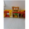 Image 6 : Fisher Price Mall, Furniture, People & Car