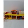 Image 8 : Fisher Price Mall, Furniture, People & Car