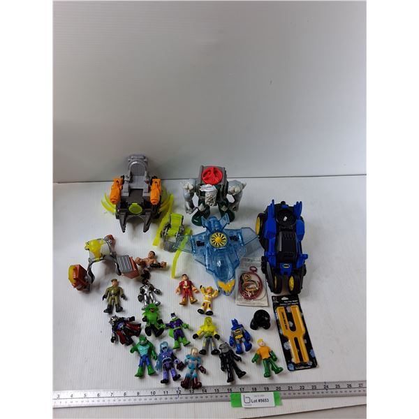 Batmobil, Pompom Maker, Assorted Imaginex Figures