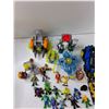 Image 2 : Batmobil, Pompom Maker, Assorted Imaginex Figures